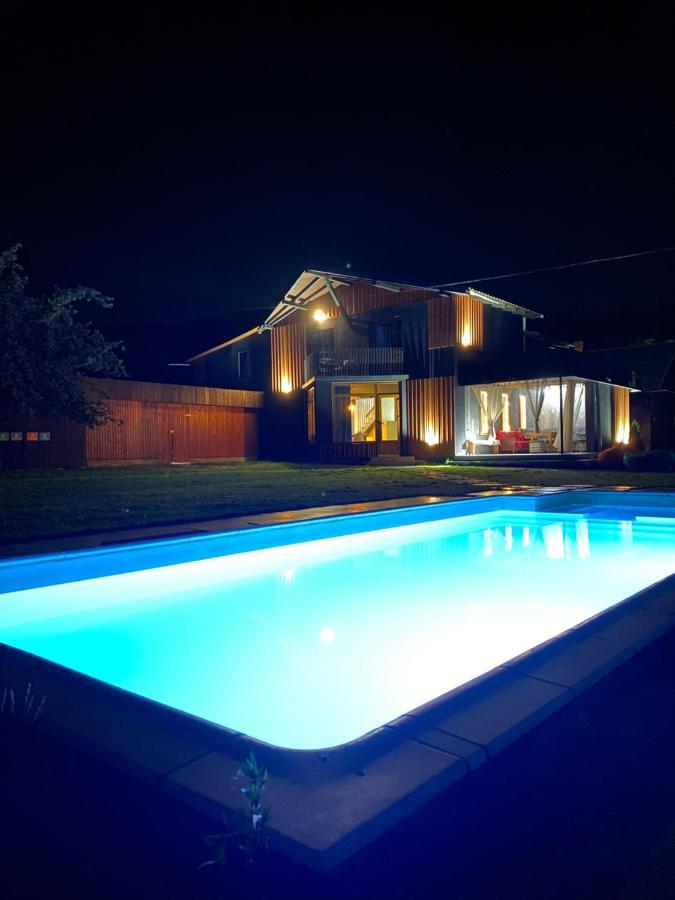 Mishelter Villa Myhove Buitenkant foto
