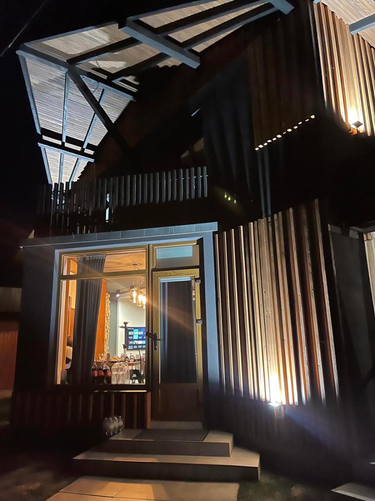 Mishelter Villa Myhove Buitenkant foto