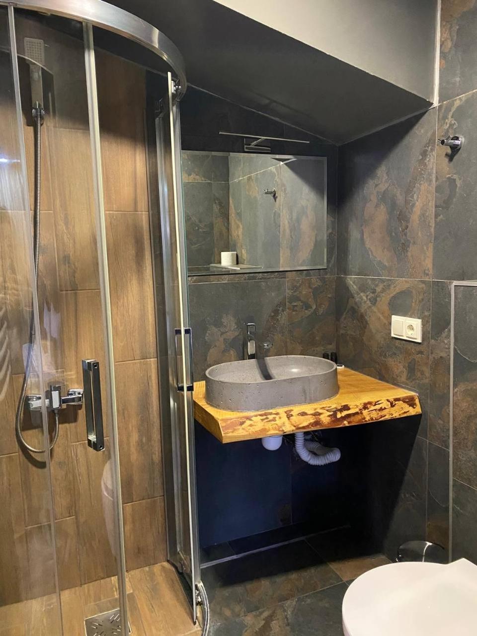 Mishelter Villa Myhove Buitenkant foto